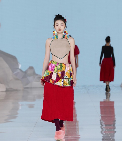 Bộ sưu tập trình diễn tại Harbin Fashion Week Bộ sưu tập trình diễn tại Harbin Fashion Week