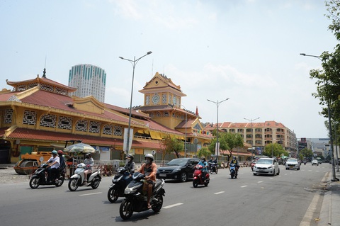 Trăm năm du xuân Sài Gòn - TP.HCM- Ảnh 14. Chợ Bình Tây xưa và nay
