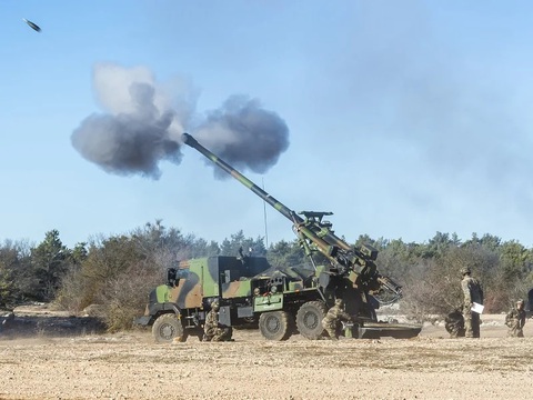 NATO ký hợp đồng 1,2 tỉ USD mua hàng trăm ngàn quả đạn pháo- Ảnh 1. Pháo tự hành Ceasar - Ảnh: ARMY-TECHNOLOGY.COM