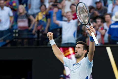 Djokovic gặp tay vợt hạng 4 thế giới ở bán kết Úc mở rộng- Ảnh 1. Djokovic vào bán kết Úc mở rộng sau chiến thắng vất vả trước Taylor Fritz - Ảnh: GETTY