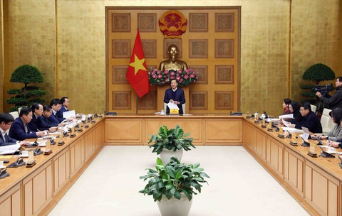 Đồ ăn uống, nhà ở và nhiều dịch vụ ‘rủ nhau’ tăng giá- Ảnh 1. Phó thủ tướng Lê Minh Khái yêu cầu kiểm soát tốt lạm phát - Ảnh: VGP