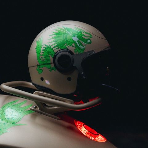 Vespa 946 Dragon: Xe tay ga chơi Tết Giáp Thìn sắp về Việt Nam- Ảnh 9. Vespa 946 Dragon: Xe tay ga chơi Tết Giáp Thìn sắp về Việt Nam- Ảnh 9.