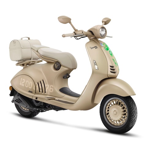 Vespa 946 Dragon: Xe tay ga chơi Tết Giáp Thìn sắp về Việt Nam- Ảnh 6. Xe sẽ chính thức được giới thiệu ở Hong Kong (Trung Quốc) ngày 24-1. Chỉ được sản xuất giới hạn 1.888 chiếc, Vespa cho biết thiết kế táo bạo của 946 Dragon đánh dấu sự kết hợp hài hòa giữa văn hóa, sự đổi mới kết hợp với năng lượng và sức mạnh