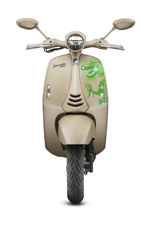 Vespa 946 Dragon: Xe tay ga chơi Tết Giáp Thìn sắp về Việt Nam- Ảnh 5. Một số trang bị hiện có thể kể đến như đèn LED, phanh ABS, cụm đồng hồ kỹ thuật số. Dung tích bình xăng 8 lít