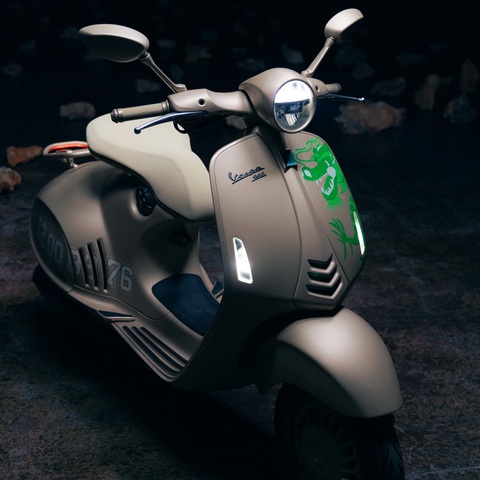 Vespa 946 Dragon: Xe tay ga chơi Tết Giáp Thìn sắp về Việt Nam- Ảnh 10. Vespa 946 Dragon: Xe tay ga chơi Tết Giáp Thìn sắp về Việt Nam- Ảnh 10.