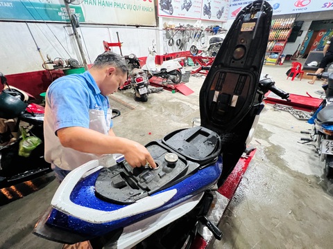 7 bí quyết Tết nhẹ nhàng, không cập rập đủ thứ việc- Ảnh 2. Bảo trì xe là việc nên làm sớm trước Tết - Ảnh: YẾN TRINH