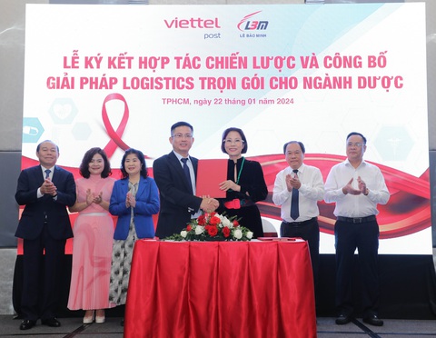 Viettel Post và Lê Bảo Minh ‘bắt tay’ cung cấp giải pháp logistics trọn gói cho ngành dược- Ảnh 1. Viettel Post và Công ty Lê Bảo Minh ký kết hợp tác "Giải pháp logistics trọn gói cho ngành dược".