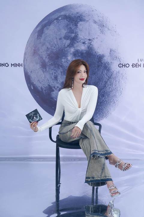 Luna Đào: Tôi thiện chí khi nhìn về… tập thể người yêu cũ- Ảnh 1. Ca sĩ Luna tái xuất cùng âm nhạc với hình ảnh singer-song writer