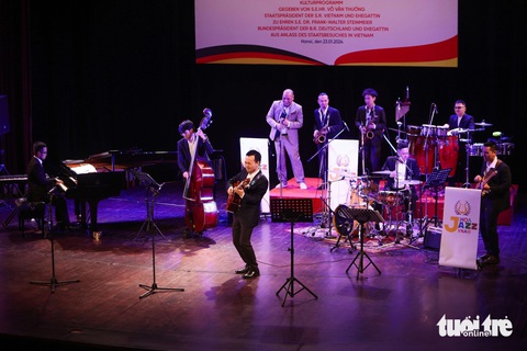 Phút thăng hoa của các nghệ sĩ jazz của Học viện Âm nhạc Quốc gia Việt Nam - Ảnh: NGUYỄN KHÁNH Phút thăng hoa của các nghệ sĩ jazz của Học viện Âm nhạc quốc gia Việt Nam - Ảnh: NGUYỄN KHÁNH