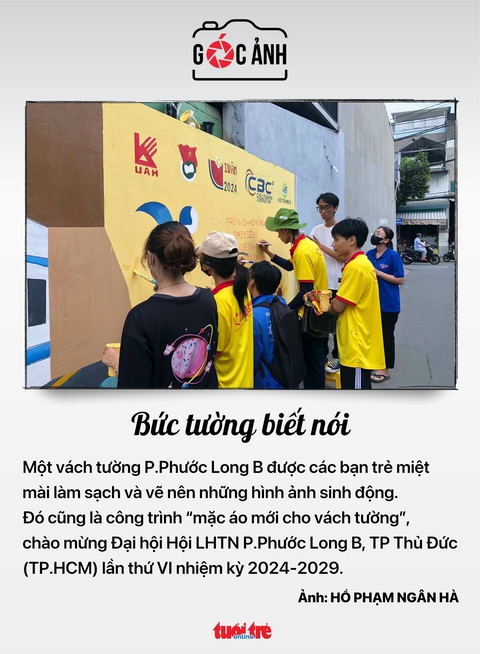 Bức tường biết nói - Ả nh: NGÔ PHẠM NGÂN HÀ Bức tường biết nói - Ảnh: NGÔ PHẠM NGÂN HÀ