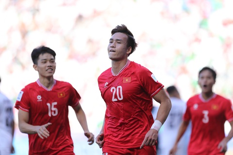 VFF phủ nhận đặt mục tiêu vô địch AFF Cup 2024 với đội tuyển Việt Nam- Ảnh 2. Việt Anh cùng đội tuyển Việt Nam hứa hẹn có kỳ ASEAN Cup 2024 không hề dễ dàng - Ảnh: HOÀNG TUẤN