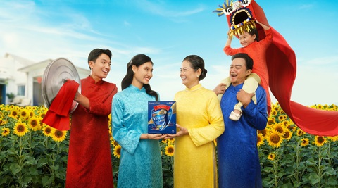 Chọn quà Tết tinh tế cho người lớn tuổi- Ảnh 2. Mùa Tết thêm trọn vẹn khi cha mẹ khỏe mạnh và hạnh phúc