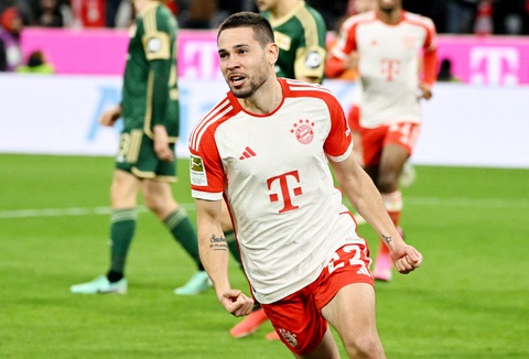 Tin tức thể thao sáng 25-1: Bayern Munich thắng trận đá bù vòng 13; Tunisia bị loại ở AFCON- Ảnh 1. Guerreiro ăn mừng bàn thắng giúp Bayern giành 3 điểm - Ảnh: REUTERS