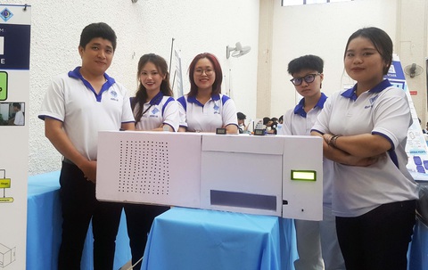 Sinh viên làm máy lọc không khí cho phòng trọ công nhân- Ảnh 1. Sản phẩm mẫu máy lọc không khí của nhóm sinh viên Trường Bách khoa, Trường đại học Cần Thơ - Ảnh: TRỌNG NHÂN