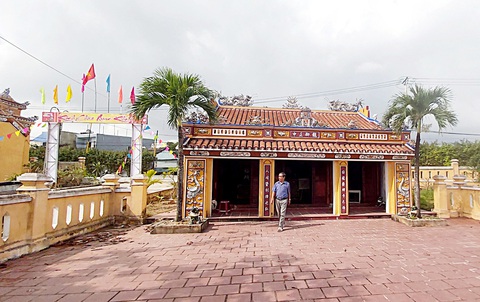 Những di tích lịch sử như báu vật, hồn cốt của làng Nam Ô - Ảnh: Đ.CƯỜNG Những di tích lịch sử như báu vật, hồn cốt của làng Nam Ô - Ảnh: Đ.CƯỜNG