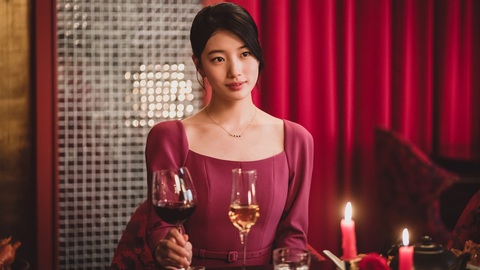 Lee Min Ho, Suzy, IU trở lại, kẻ làm bác sĩ, người đóng trai quê- Ảnh 6. Anna là vai diễn bứt phá, gây tiếng vang lớn của Suzy - Ảnh: Soompi