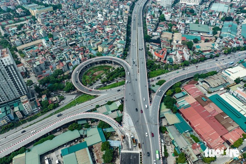 Từ 27 Tết, người dân ra vào các cửa ngõ thủ đô phải theo hướng nào?- Ảnh 1. Cầu Vĩnh Tuy, một