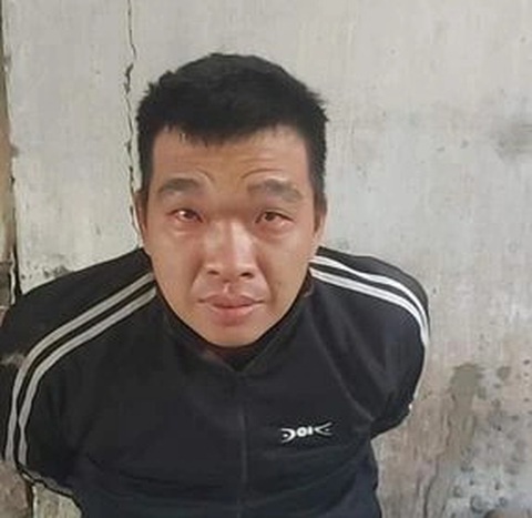 Bắt thanh niên đâm nữ chủ quán gần 20 nhát rồi cướp xe máy, điện thoại- Ảnh 1. Trí bị bắt sau khi đâm nữ chủ quán nhiều nhát dao để cướp tài sản - Ảnh: C.T.