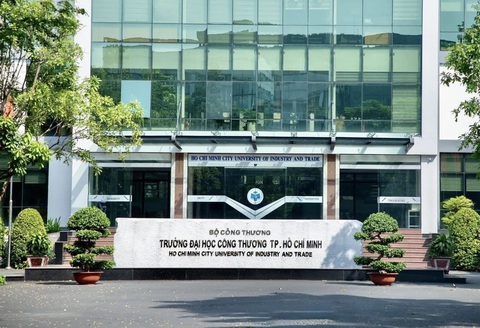 Vì sao trường đại học vẫn muốn thuộc bộ chủ quản?- Ảnh 1. Trường đại học Công Thương TP.HCM là một trong số 9 trường trực thuộc Bộ Công Thương - Ảnh: N.V.