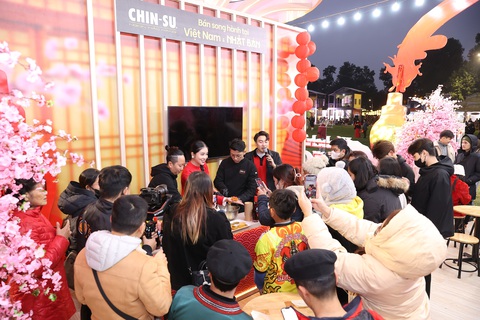 Trải nghiệm văn hóa Tết truyền thống tại ngày hội Happy Tết 2024- Ảnh 3. Các chef Việt trổ tài cách tân món Việt tại Happy Tết 2024