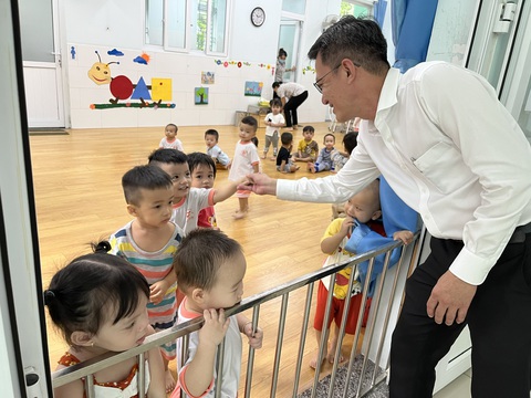 TP.HCM đưa lên mạng danh sách toàn bộ trường mầm non, nhóm trẻ- Ảnh 2. Hệ thống cơ sở dữ liệu về trường sẽ giúp phụ huynh dễ dàng hơn trong tìm trường mầm non cho con - Ảnh: MỸ DUNG