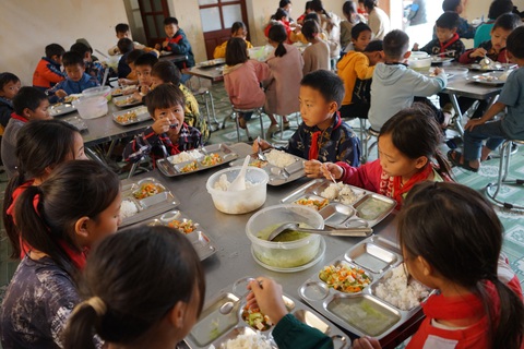 Học sinh trường vùng biên giới này mới được hỗ trợ 8.500 đồng tiền ăn mỗi ngày - Ảnh: VŨ TUẤN Học sinh trường vùng biên giới này mới được hỗ trợ 8.500 đồng tiền ăn mỗi ngày - Ảnh: VŨ TUẤN