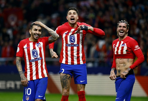 Tin tức thể thao sáng 26-1: Tay vợt Trung Quốc vào chung kết Úc mở rộng- Ảnh 2. Niềm vui của Atletico Madrid sau thắng lợi trước Sevilla - Ảnh: REUTERS