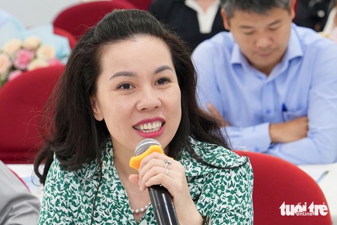 Bà Phạm Trần Thanh Thảo đặt câu hỏi về tính khả thi của ý tưởng Nối vòng tay lớn - Ảnh: HỮU HẠNH Bà Phạm Trần Thanh Thảo đặt câu hỏi về tính khả thi của ý tưởng Nối vòng tay lớn - Ảnh: HỮU HẠNH