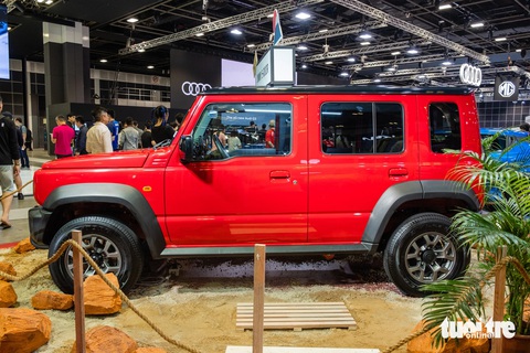 Suzuki Jimny 5 cửa sẽ ra mắt Đông Nam Á sau kỳ nghỉ Tết Nguyên đán, cơ hội đến Việt Nam thêm rõ ràng- Ảnh 4. Ưu thế lớn nhất của Suzuki Jimny 5 cửa so với bản 3 cửa cùng thế hệ là không gian thoải mái hơn cho người sử dụng - Ảnh: QUỐC MINH