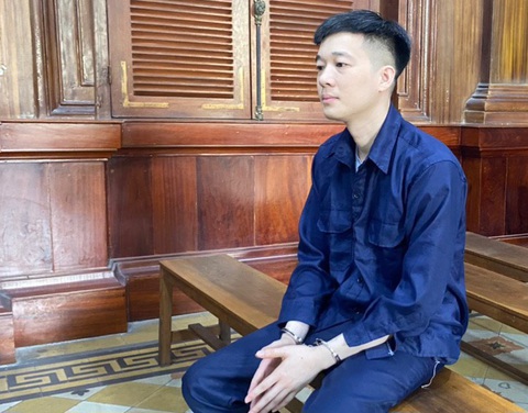 Bị cáo Nguyễn Việt Vương tại tòa - Ảnh: TUYẾT MAI Bị cáo Nguyễn Việt Vương tại tòa - Ảnh: TUYẾT MAI