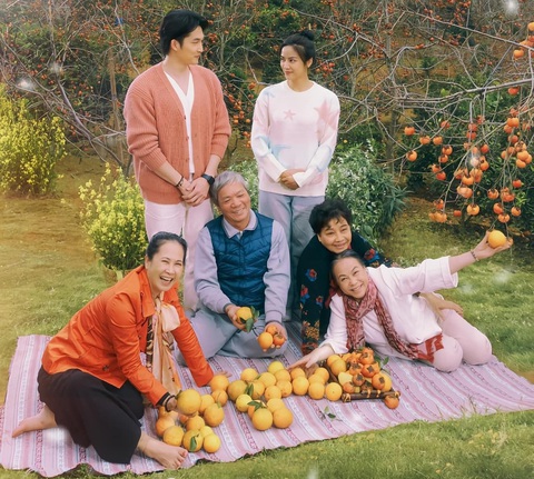 Gặp em ngày nắng kể về sự xung đột trong suy nghĩ giữa người trẻ và người già - Ảnh: ĐPCC Gặp em ngày nắng kể về sự xung đột trong suy nghĩ giữa người trẻ và người già - Ảnh: ĐPCC