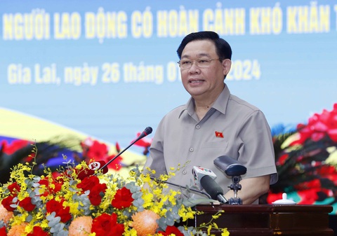 Chủ tịch Quốc hội Vương Đình Huệ chúc Tết, tặng quà gia đình chính sách, lực lượng vũ trang Gia Lai- Ảnh 1. Chủ tịch Quốc hội Vương Đình Huệ chúc Tết các đối tượng chính sách tỉnh Gia Lai - Ảnh: TTXVN
