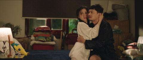 Trailer phim Trà: Việt Hương chiếm trọn spotlight, quyết dẹp loạn 'bé trà xanh'- Ảnh 4. NSƯT Trương Minh Quốc Thái và tân binh Đoàn Trinh