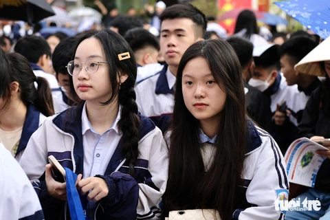 Trường đại học Sư phạm Hà Nội công bố 5 phương thức tuyển sinh- Ảnh 1. Học sinh tham dự chương trình tư vấn tuyển sinh - hướng nghiệp năm 2024 do báo Tuổi Trẻ phối hợp cùng các đơn vị tổ chức - Ảnh: NGUYÊN BẢO