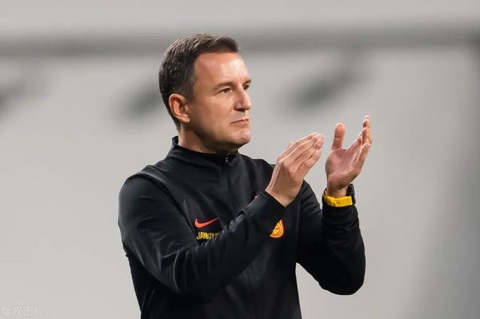 Người hâm mộ Trung Quốc muốn thuê HLV Mourinho, trước tin đồn Jankovic bị sa thải- Ảnh 1. Báo chí Trung Quốc rộ lên tin đồn HLV Jankovic bị sa thải - Ảnh: Sina Sports