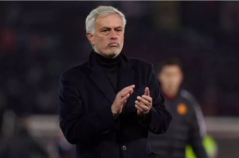 Người hâm mộ Trung Quốc muốn thuê HLV Mourinho, trước tin đồn Jankovic bị sa thải- Ảnh 2. HLV Mourinho được người hâm mộ đề nghị dẫn dắt tuyển Trung Quốc - Ảnh: Getty