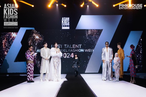Minnie Cindy - viên ngọc làng thời trang Việt: catwalk giỏi, vũ đạo xịn- Ảnh 4. Minnie Cindy được trao giải Best Talent