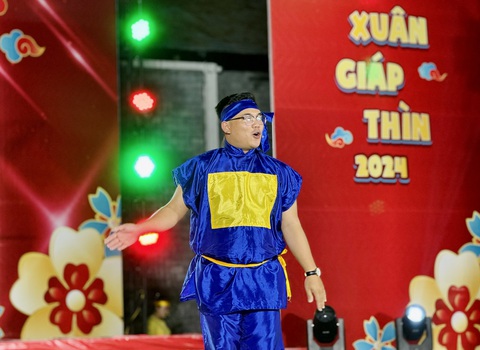 Anh Đặng Tấn Cường cho biết đây là lần đầu tiên nhóm đến và biểu diễn tại TP.HCM - Ảnh: HOÀI PHƯƠNG Anh Đặng Tấn Cường cho biết đây là lần đầu tiên nhóm đến và biểu diễn tại TP.HCM - Ảnh: HOÀI PHƯƠNG