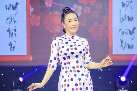 Nghệ sĩ Kiều Oanh tung MV nhạc xuân cùng hai con gái- Ảnh 1. Nghệ sĩ Kiều Oanh