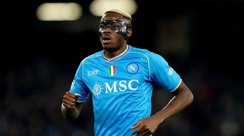 Tin tức thể thao sáng 28-1: Nigeria thắng Cameroon vào tứ kết; CĐV Port Vale rượt trọng tài- Ảnh 2. Nhiều đại gia ở châu Âu muốn có chữ ký của Osimhen - Ảnh: Reuters