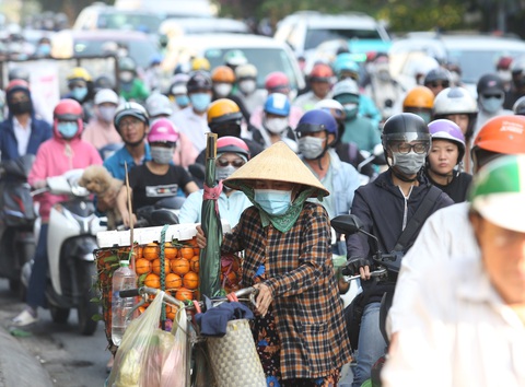 Nam Bộ thời tiết nắng nóng, khô hanh kèm tia cực tím ở mức gây hại cao - Ảnh: LÊ PHAN
