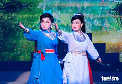 Tú Sương (bìa trái, vai Ngọc Hà) và Thy Trang (vai Hồng Liên), hai nữ binh gan dạ của đất Gia Định sát cánh cùng Võ Duy Ninh bảo vệ thành - Ảnh: LINH ĐOAN Tú Sương (bìa trái, vai Ngọc Hà) và Thy Trang (vai Hồng Liên), hai nữ binh gan dạ của đất Gia Định sát cánh cùng Võ Duy Ninh bảo vệ thành - Ảnh: LINH ĐOAN