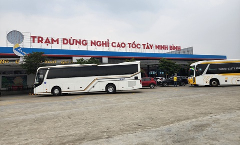 Trạm dừng nghỉ trên cao tốc Cao Bồ - Mai Sơn qua Ninh Bình - Ảnh: TUẤN PHÙNG Trạm dừng nghỉ trên cao tốc Cao Bồ - Mai Sơn qua Ninh Bình - Ảnh: TUẤN PHÙNG