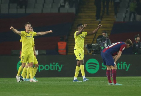 Barcelona thua 'xấu hổ', HLV Xavi công bố luôn ngày sẽ ra đi- Ảnh 1. Villarreal ăn mừng chiến thắng trước Barcelona - Ảnh: Getty