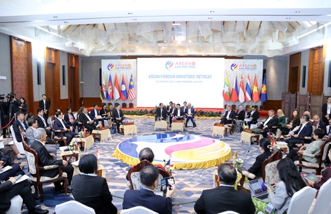 Ngoại trưởng ASEAN thảo luận các điểm nóng thế giới và khu vực- Ảnh 2. Toàn cảnh Hội nghị hẹp ngoại trưởng ASEAN - Ảnh: Bộ Ngoại giao cung cấp