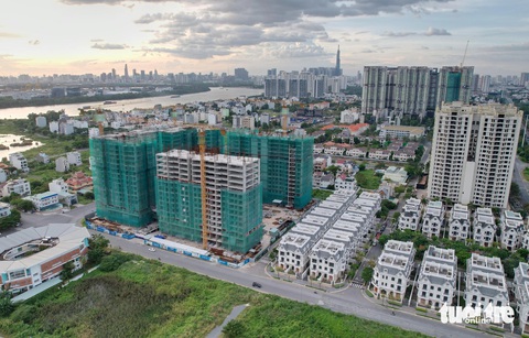 Không được vay tiền mua nhà ở hình thành trong tương lai, giới bất động sản lo- Ảnh 1. Quy định không cho vay tiền mua nhà ở hình thành trong tương lai khiến cho giới bất động sản lo lắng sẽ tác động tiêu cực đến thị trường - Ảnh: NGỌC HIỂN