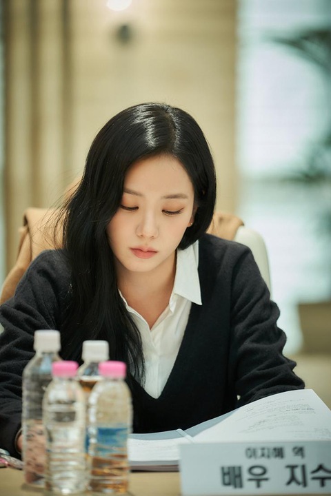 Ca sĩ Jisoo nhóm BlackPink đóng phim điện ảnh. - Ảnh: Tư liệu Ca sĩ Jisoo nhóm BlackPink đóng phim điện ảnh. - Ảnh: Tư liệu