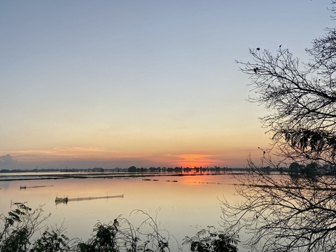 Hoàng hôn trên đường về Hoàng hôn trên đường về