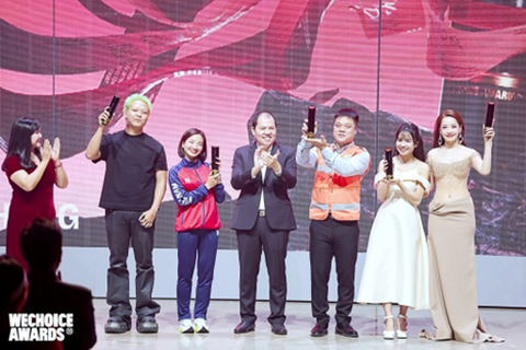 Gala vinh danh và trao giải WeChoice Awards 2023- Ảnh 3. WeChoice Awards 2023 trao giải cho 5 Đại sứ truyền cảm hứng - Ảnh: BTC