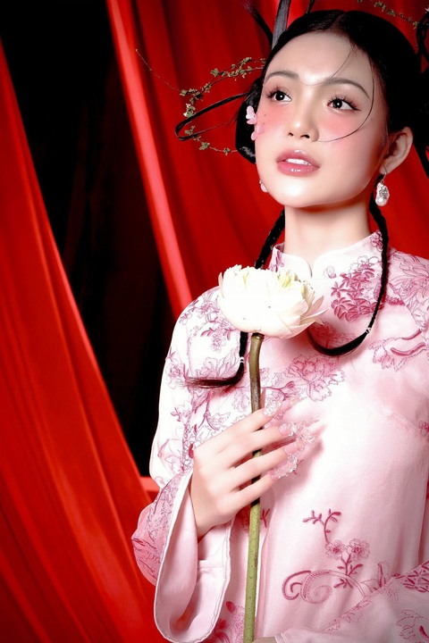 'Sao nữ phim top 1 rating' Yeye Nhật Hạ khoe sắc trong loạt ảnh đón Tết- Ảnh 4. Nhật Hạ mặc áo dài cách tân